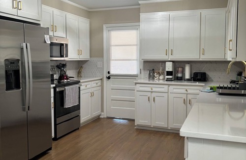 Florence House | Charming Brand NEW 3B/2bathroom house closed by to all shopping and MUSC