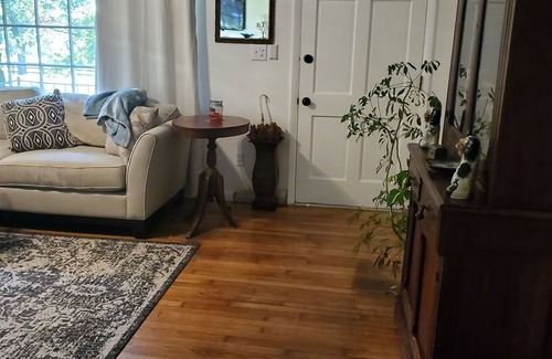 Georgetown House | Charming Brick Ranch in horse heaven! Just 13 mins to Kentucky Horse Park.