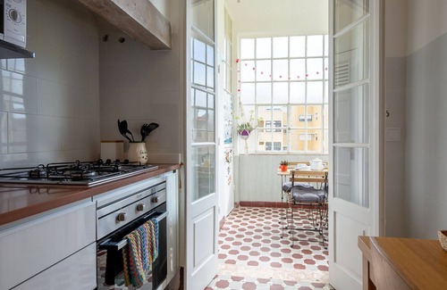 Alcantara Apartment | Charming & Bright Apartment - Arty Belém