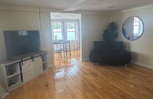 Cherry Valley House | Charming building in lovely Worcester with WiFi, AC