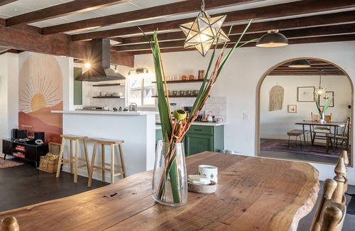 Joshua Tree House | Charming Bungalow! ENDLESS VIEWS, Hot Tub, Fire Pit!