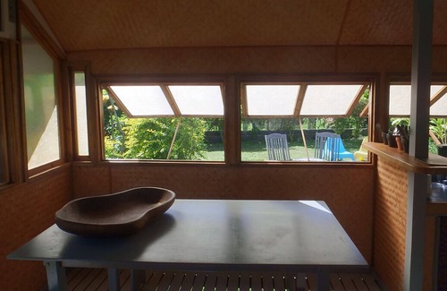 Vai'anae House | Charming bungalow in Polynesia, sleeps 5, near beach, Moorea