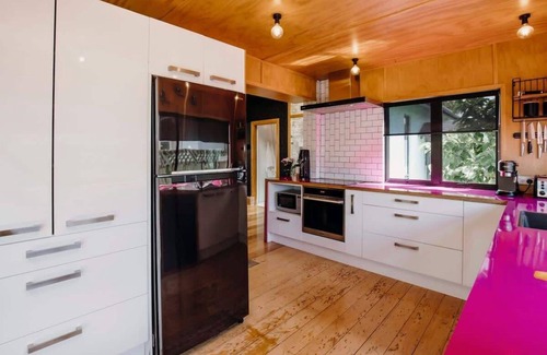 Fitzroy Villa | Charming Bungalow in Fitzroy Village