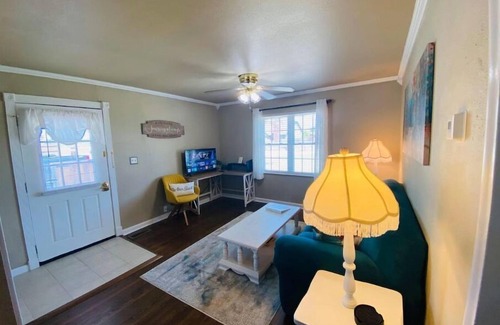 Kiefer House | Charming Bungalow-safe area-8 minutes from S Tulsa