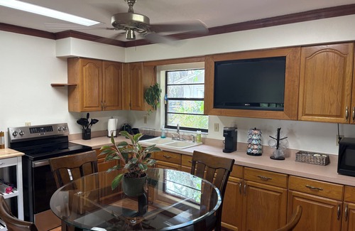 Lakeland House | Charming bungalow with WiFi and AC in marvelous Lakeland