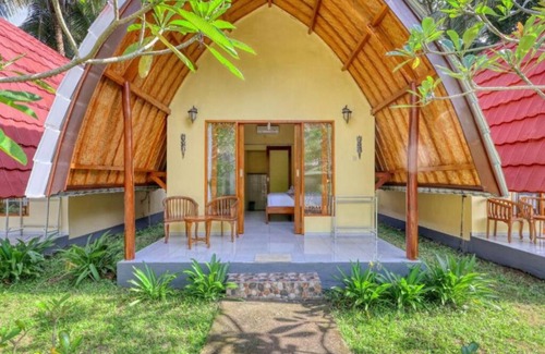 Penida Island House | Charming bungalow with WiFi and AC near crystal bay beach