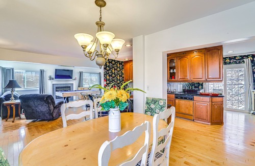 Bushkill House | Charming Bushkill Retreat w/Private Deck & Grill!