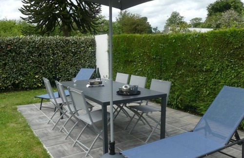 Montaigu-la-Brisette Cottage | *Charming Cottage, Near St Vaast la Hougue, Pet-Friendly, Private Yard, WiFi, Fireplace*