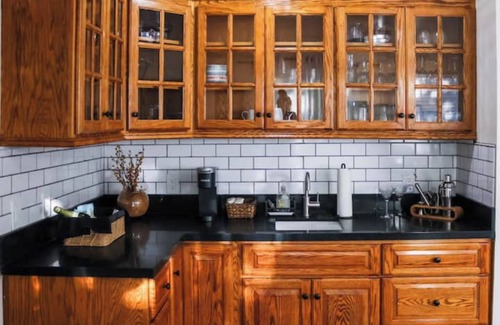Silverado House | Charming cabin getaway in tranquil Silverado Canyon in the Santa Ana Mountains