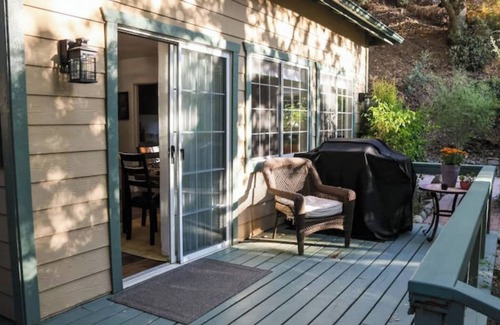 Silverado House | Charming cabin getaway in tranquil Silverado Canyon in the Santa Ana Mountains