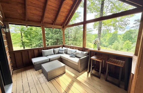 Mt Lookout Cabin | Charming Cabin. Located between New River Gorge and Summersville Lake