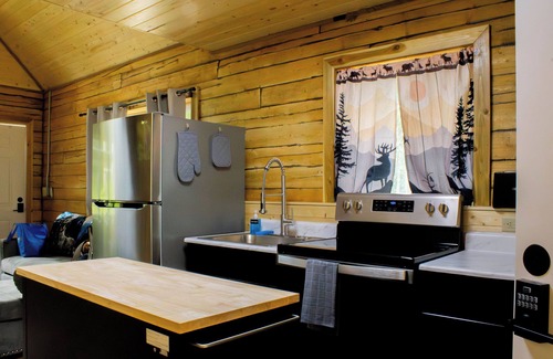 Fishhook Cabin | Charming Cabin Near Hatcher Pass