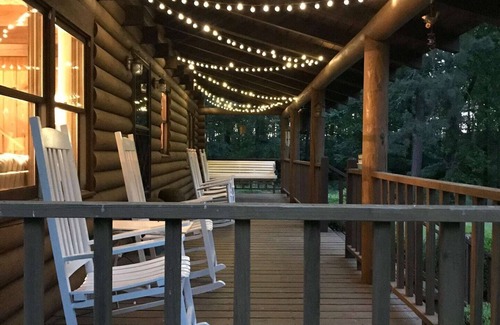 Crawfordville Cabin | Charming Cabin on 50 Wooded Acres with Pond & Pool. Great for families & friends