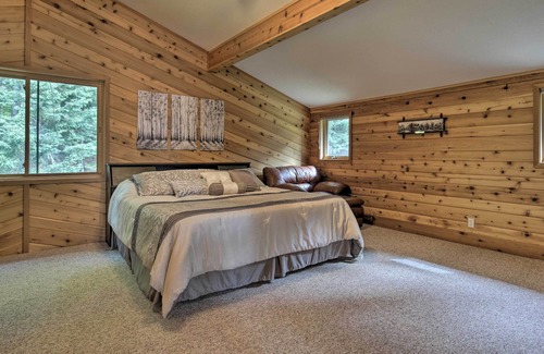 Watersmeet Cabin | Charming Cabin w/ Lake Access & Private Dock!