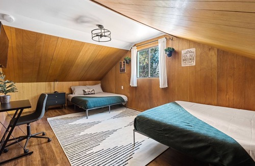Peter Pan Cabin | Charming Cabin w/Spa. Private Yard. RV/Boat Parking. Near Slopes & Snow Play