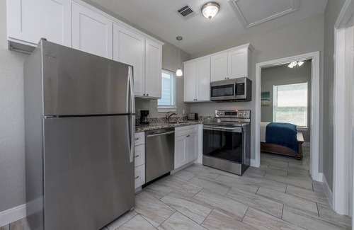 San Leon Cabin | Charming cabin with full kitchen! Unit 5/6