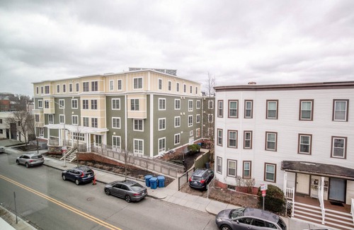 Cambridgeport Apartment | Charming Cambridgeport 1BR w/W/D & Gym, nr MIT, by Blueground