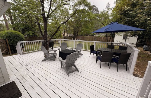 Augusta House | Charming Cape Cod Style Home-Masters Rental