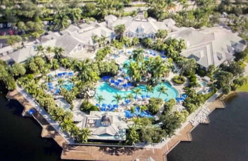 Naples Condo | Charming Cardinal Cove 2-bed, 2-bath, 2-car garage villa at Fiddler's Creek.