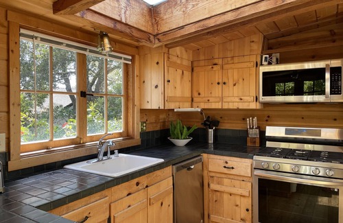 Northwest Carmel House | Charming Carmel home - Walk to beach and town!