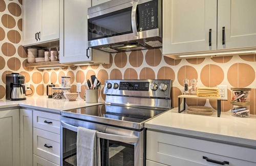 Carrboro House | Charming Carrboro Home - Walk to Downtown!