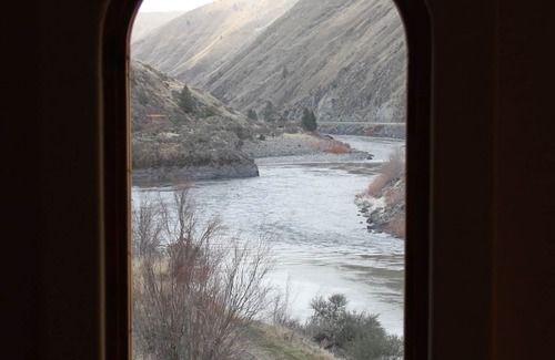Riggins House | Charming Casita With Spectacular River Views