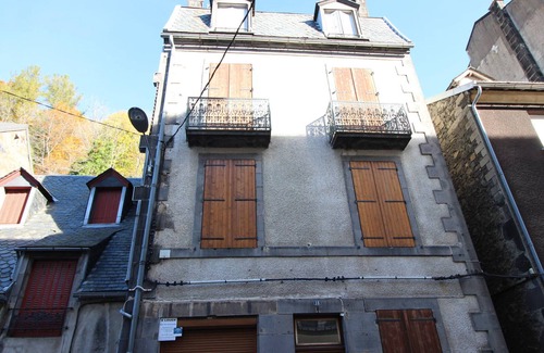 Mont-Dore Apartment | Charming Central Mont-Dore T2 Apt with WiFi, Near Thermes, Pet Friendly