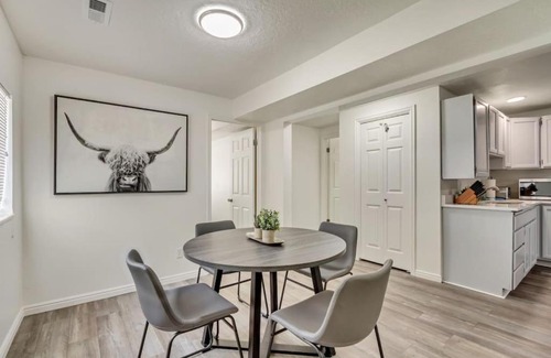 North Park Apartment | Charming Central Provo Apartment Has WD