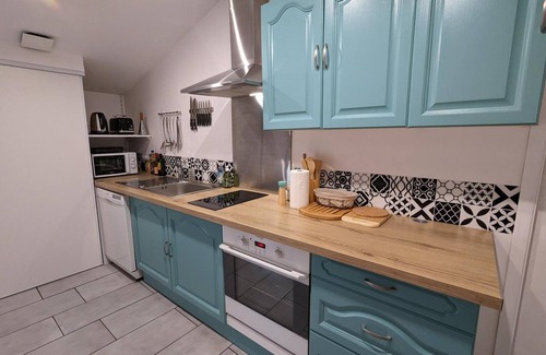 Aunac-sur-Charente Cottage | Charming Charente Home: Heated Pool, Private Garden, and Modern Amenities