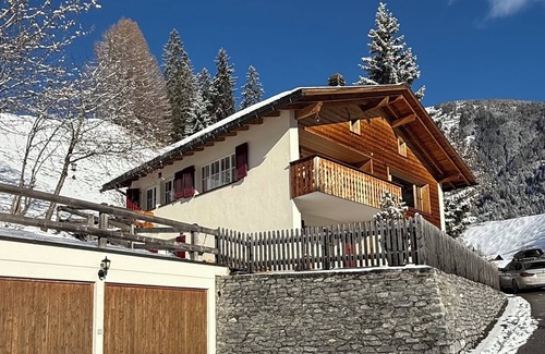 Litziruti Ski Chalet | Charming Chalet by Arosa with stunning Alpine views