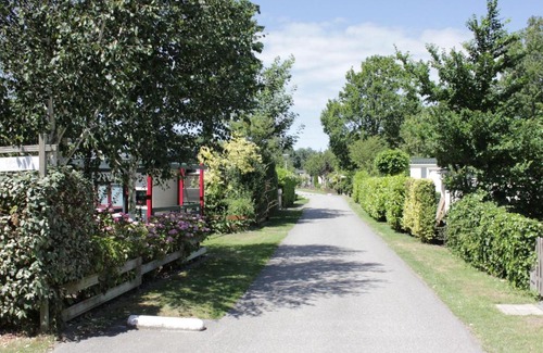 Goedereede Ski Chalet | Charming Chalet in Goedereede with Garden
