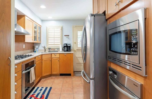 Historic District House | Charming Charles Retreat