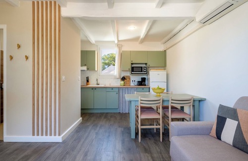 La Roque-sur-Pernes Condo | Charming cottage 4 people in a tourist residence