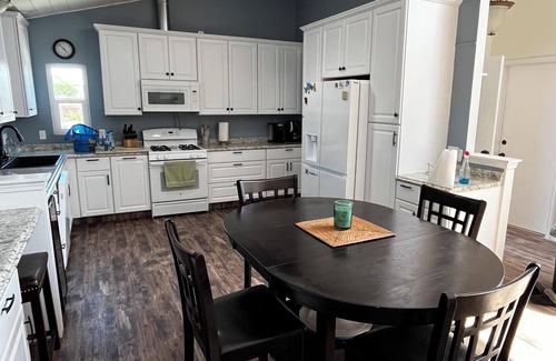 Baywood-Los Osos House | Charming coastal getaway!3 bed 2 bath with 3 private yards. Clean. Dog friendly.