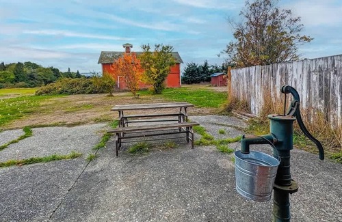 Sequim House | Charming Coastal Hideaway Cozy Crab Shack Retreat