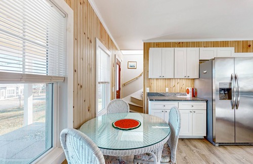 Corea House | Charming Coastal Home with Harbor Views and Washer/Dryer