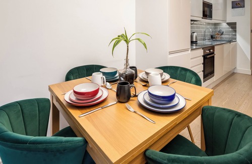 Bushey Apartment | Charming, Comfortable Flat - PassTheKeys