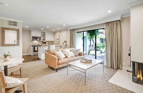 Napa Condo | Charming Condo: King Bed, Pool Access, 2 Patios