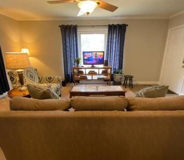 Sunset Hills Apartment | Charming Condo Near Downtown, NCSU and PNC Arena