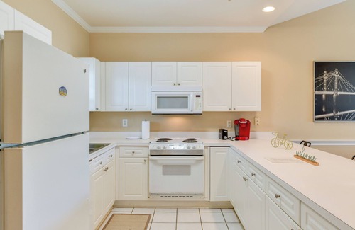 Charlotte Condo | Charming Condo w/Balcony, 1 Mi to UNC Charlotte!