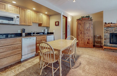 Bend Condo | Charming condo with serene views, access to resort amenities, WiFi, and patio