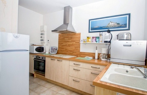 Saint-Pol-de-Leon House | charming cottage 1 km from the sea and beautiful beaches