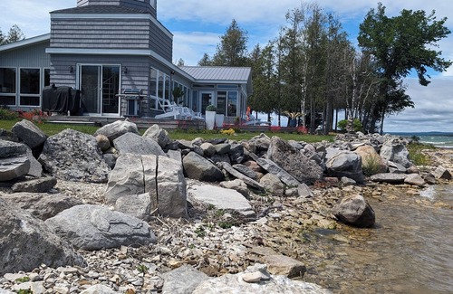 Chippewa County Cottage | Charming cottage with amazing views St Mary's River in De TourVillage