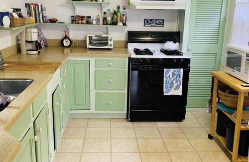 Camden House | Charming Cottage a Stroll to Camden Harbor-NOW accepting 2026 bookings!
