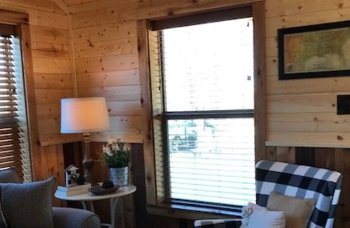 Graford Cottage | Charming Cottage at Possum Kingdom Lake