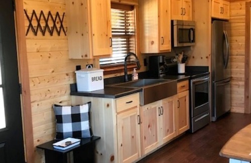 Graford Cottage | Charming Cottage at Possum Kingdom Lake