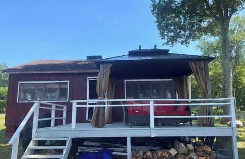 Northville Cottage | Charming cottage Called the Dolphin in Northville perfect for a relaxing getaway