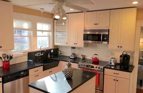 Rockland House | Charming Cottage! - Experience One of Rockland's Most Highly Rated Properties!