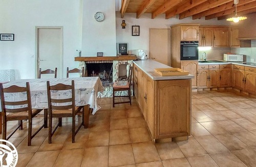 Jard-sur-Mer Cottage | Charming cottage for 6 in Jard-sur-Mer, close to beach and Vélodyssée