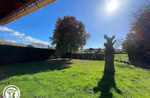 Jard-sur-Mer Cottage | Charming cottage for 6 in Jard-sur-Mer, close to beach and Vélodyssée